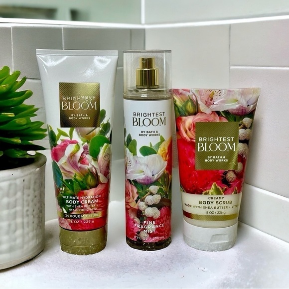 Bath & Body Works Brightest Bloom Floral Body Care Gift Set Nwt - Picture 1 of 4
